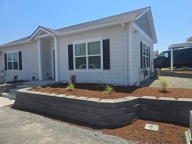 Building Photo - 2032 SW Allen Creek Rd