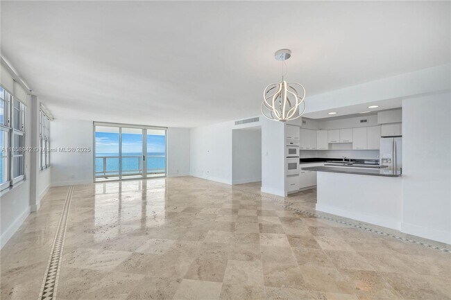Building Photo - 5151 Collins Ave