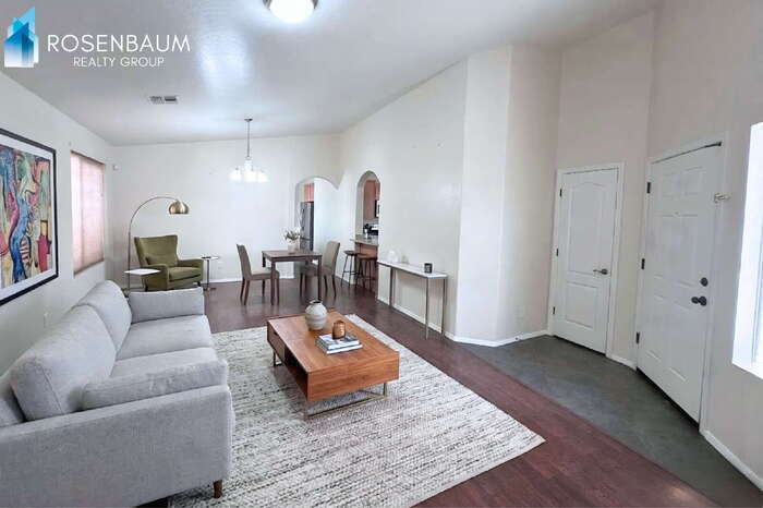 Building Photo - 2030 W Carson Rd