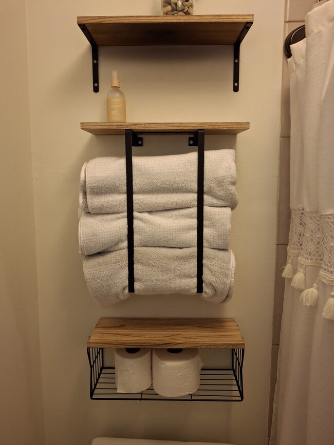 Building Photo - 385 Toledo St