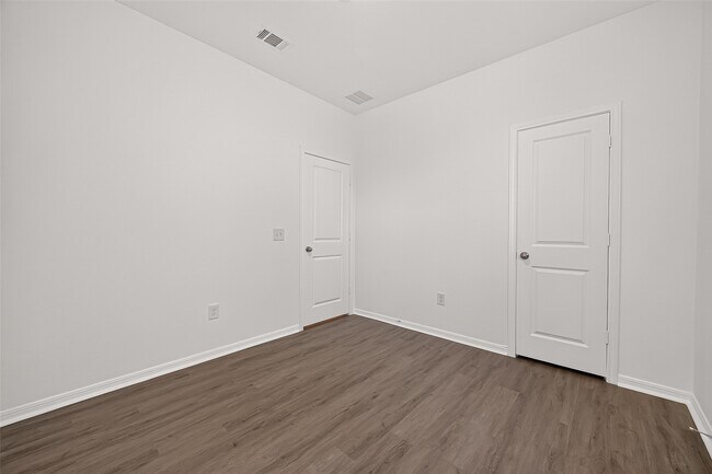 Building Photo - 16737 Oak Bough Dr