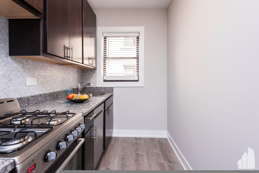 Building Photo - 437 W Belden