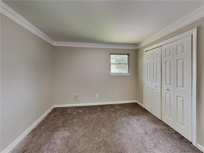 Building Photo - 575 Cherry Ln