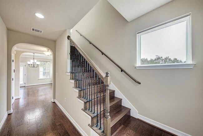 Building Photo - 12300 Terraza Cir