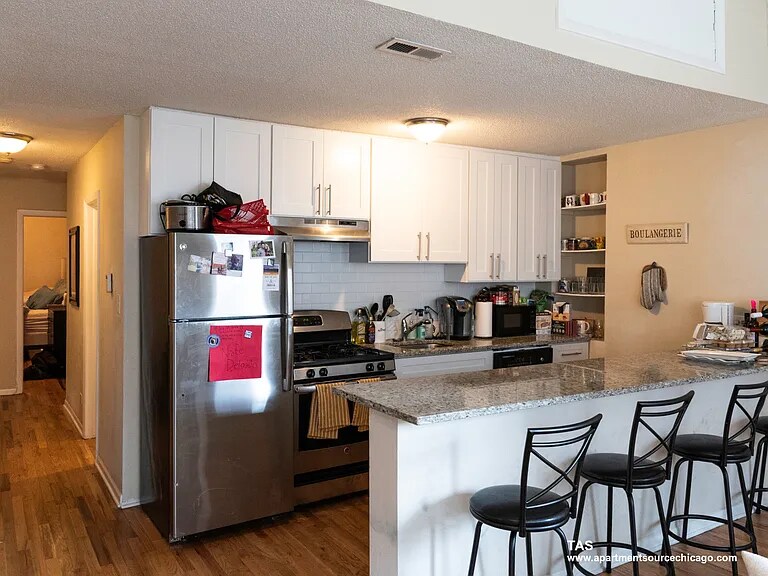 Building Photo - 2523 N Lincoln Ave