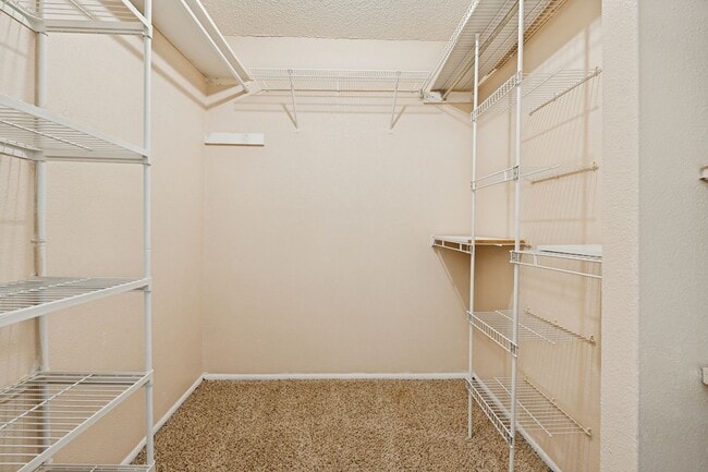 Building Photo - 16006 Eagleway St