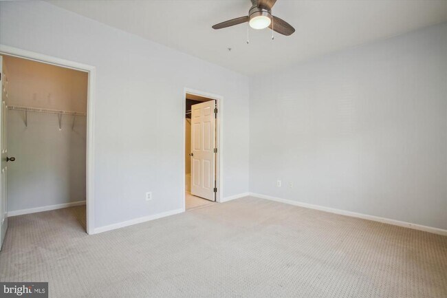 Building Photo - 6533 Grange Ln
