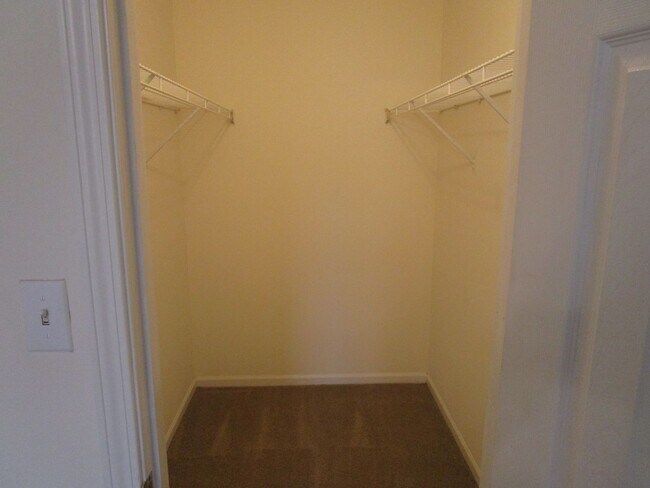 Building Photo - 1619-1621-1621 Juniper Dr