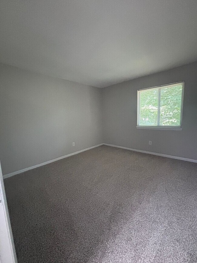 Building Photo - 241 Orchard Trace Ln