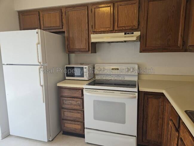 Building Photo - 4130 Kaplan Dr