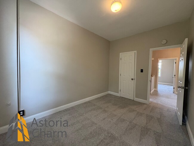 Building Photo - Live Comfortably in Hampden: 4 Bedrooms Pl...