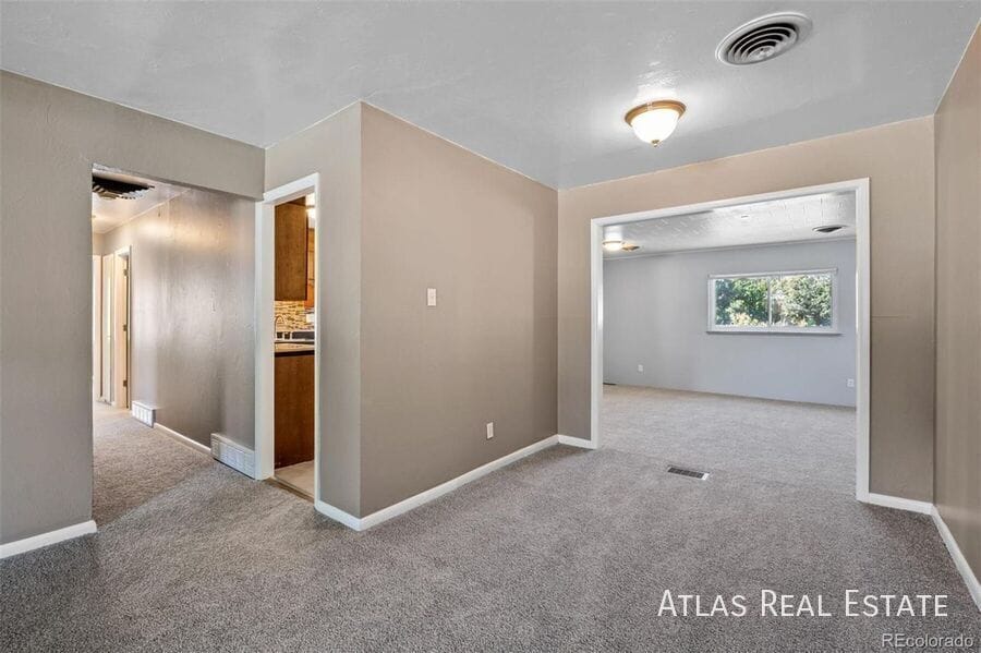 Building Photo - 3045 S Fairfax St