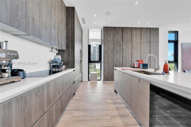 Building Photo - 3156 SW 27th Ave