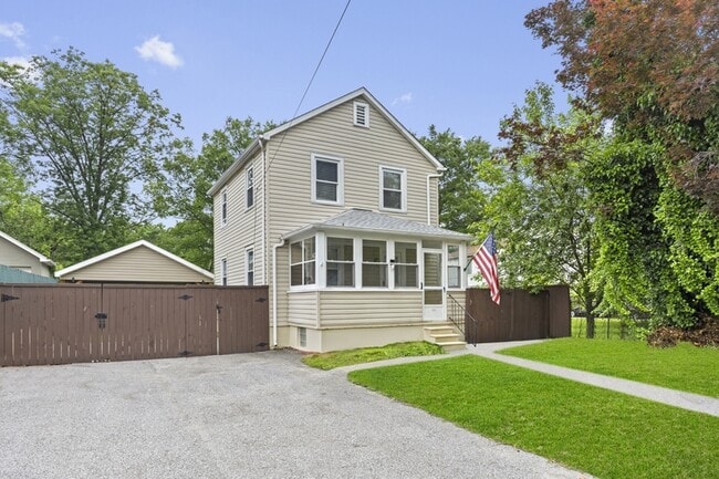 Primary Photo - 3616 Coolidge Ave