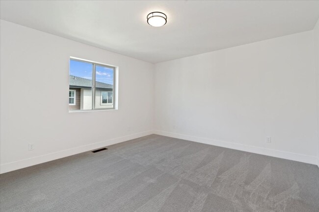 Building Photo - BRAND NEW 3 bed 3.5 bath townhouse