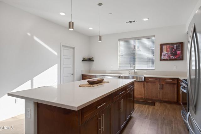 Building Photo - 374 Serra St