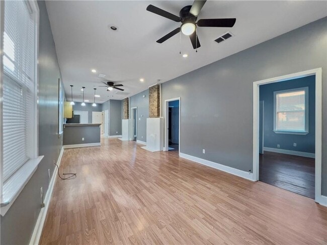 Building Photo - 1824 Allen St