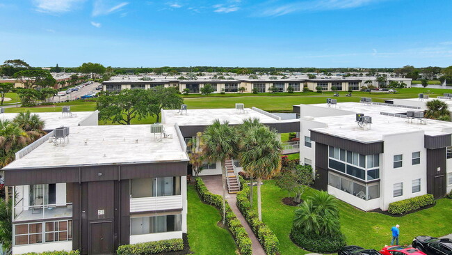 Building Photo - 969 Normandy U