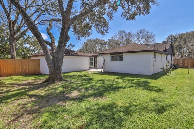 Building Photo - 509 Belmont Dr