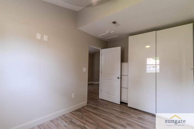 Building Photo - 624 Military Ave