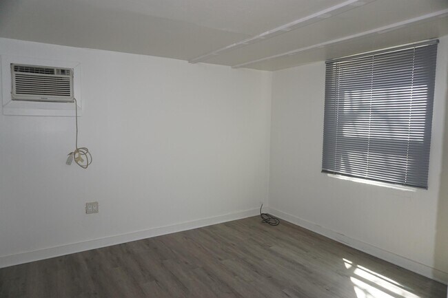 Building Photo - 4516 E Lester St