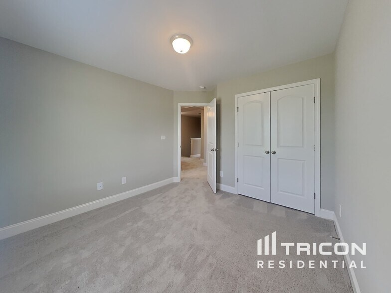 Building Photo - 49 Fish Whistle Ct