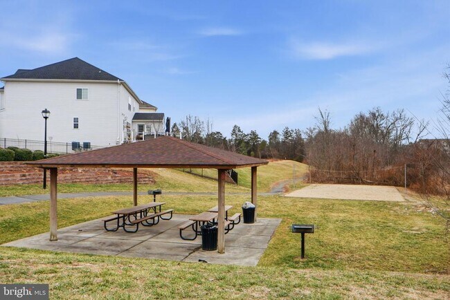 Building Photo - 43593 Mirror Terrace