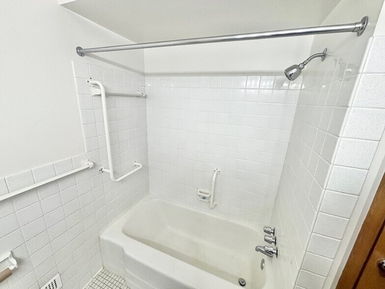 Building Photo - 8701 W 35th St