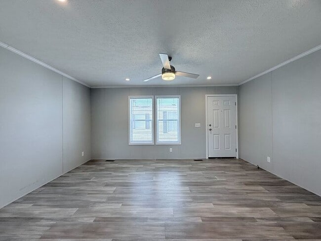 Building Photo - 29811 W Essex Ct