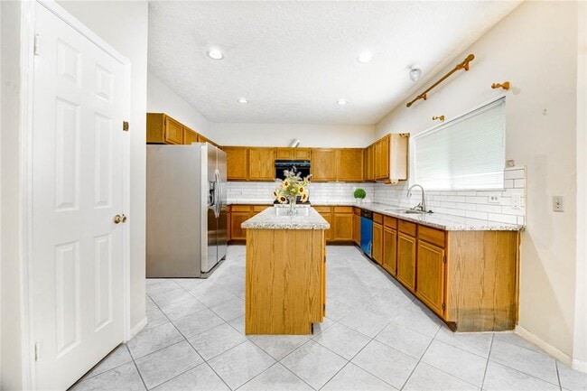 Building Photo - 1230 Manchester Cir