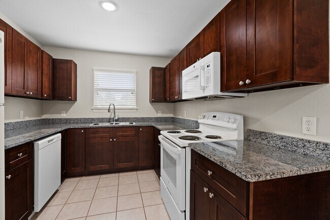 Building Photo - 119 S Bend Ct