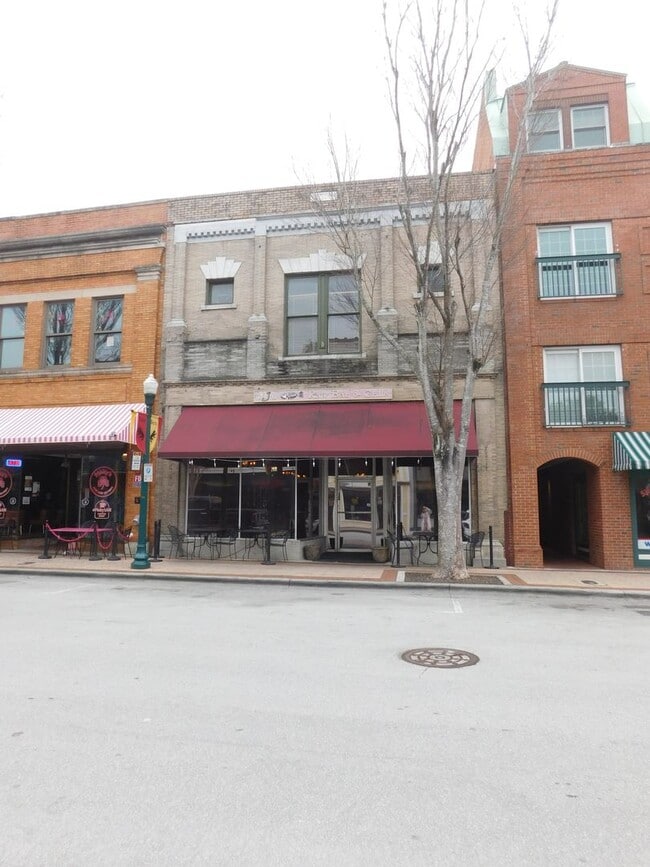 Building Photo - 216 Middle St