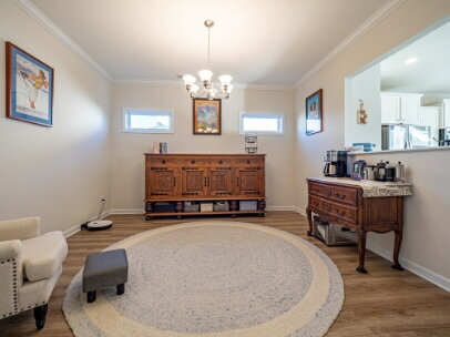 Building Photo - HUGE Owner's Suite!