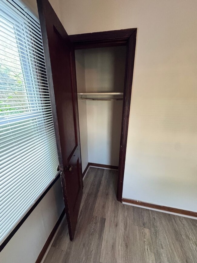 Building Photo - Two Bedroom Home