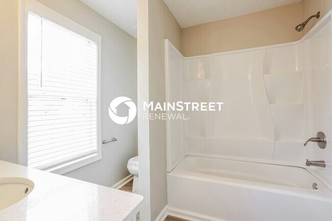 Building Photo - 3 Bedroom Pet-Friendly Home in Jonesboro, GA with Main Street Renewal