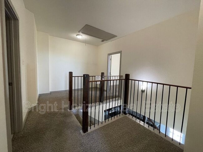 Building Photo - 3629 Valley Vista Dr