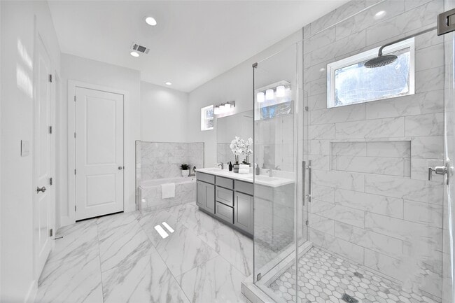 Building Photo - 7611 Athlone Dr