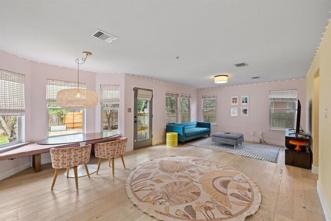 Building Photo - 12761 Council Bluff Dr