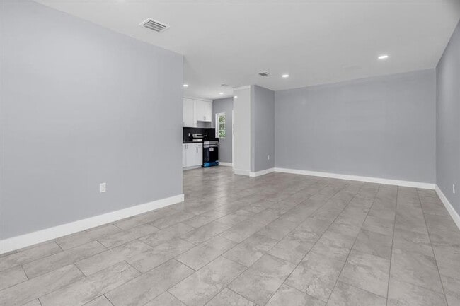 Building Photo - 14620 Tyler St