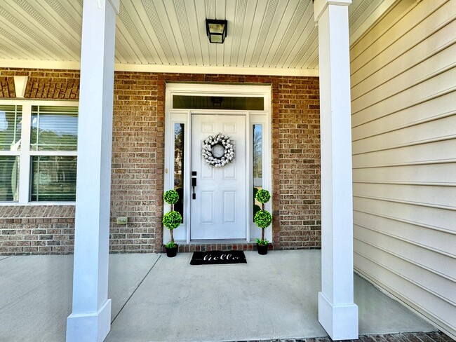 Building Photo - 4-Bedroom Home Ready 07-10-26!! Gourmet Kitchen - Fenced Backyard - Pet Friendly!