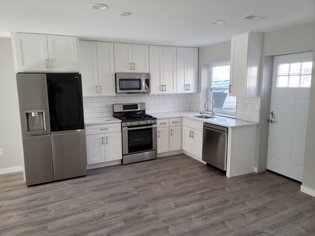 Primary Photo - 2953 Edgley St