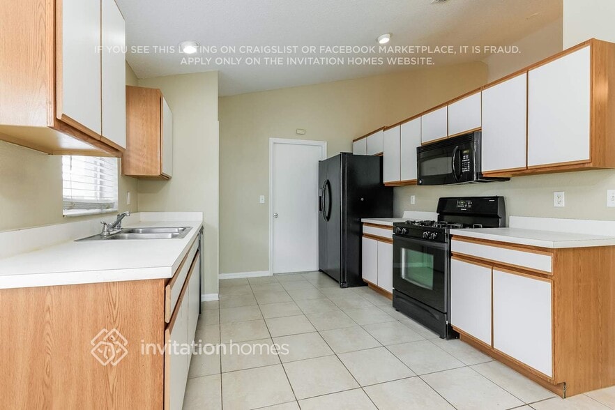 Building Photo - 220 Piccolo Way