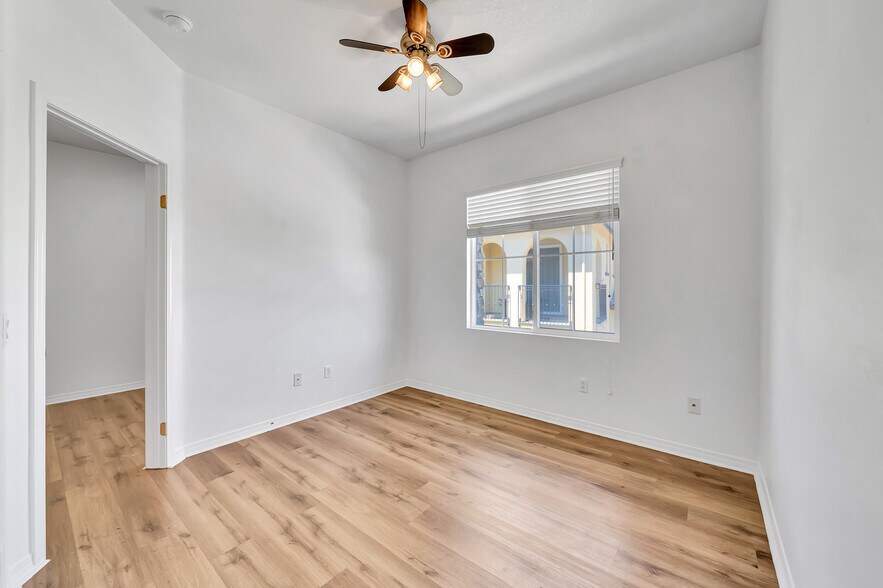 Building Photo - 23904 Calle del Sol Dr
