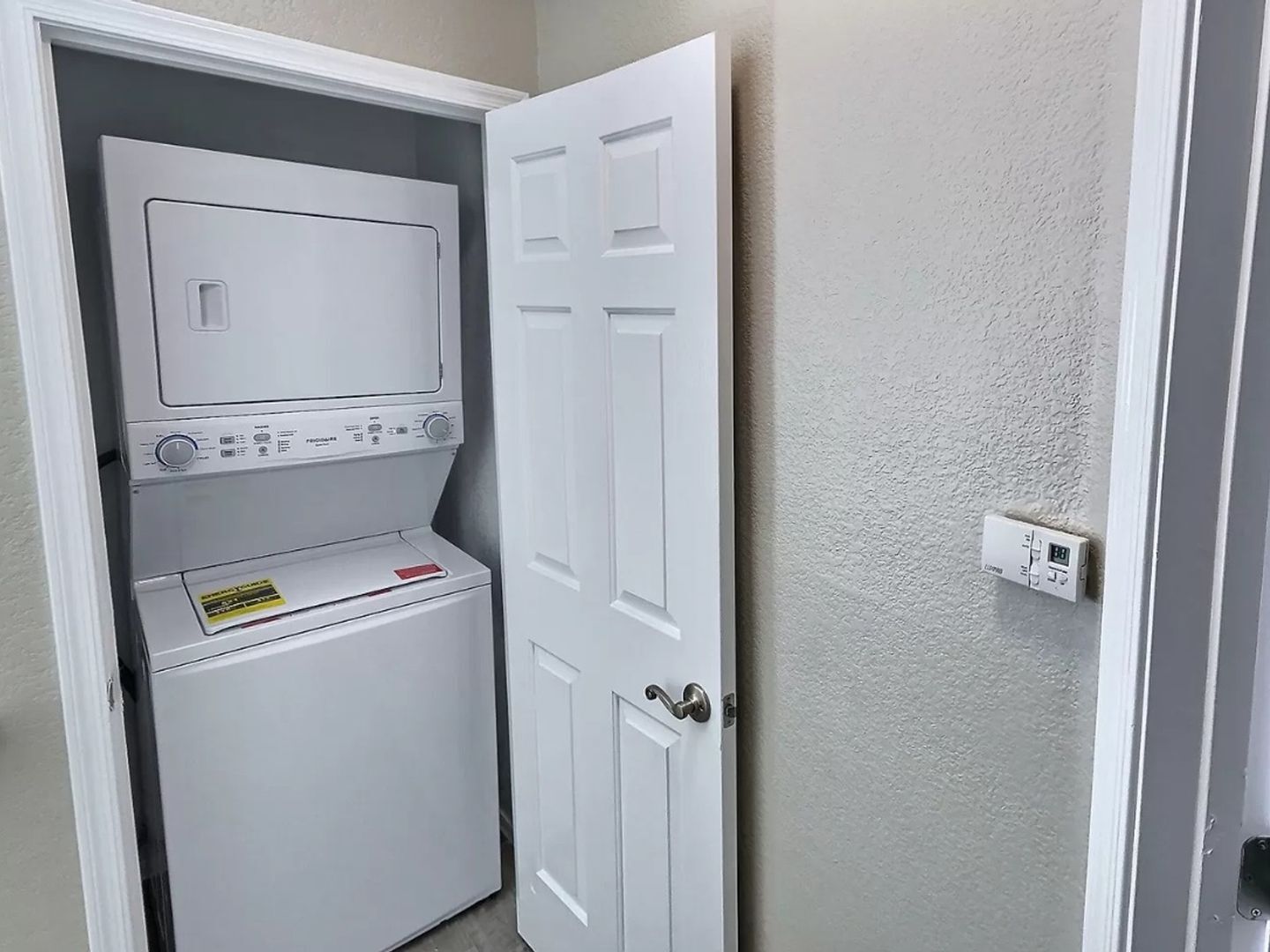 Building Photo - 18250 N Cave Creek Rd