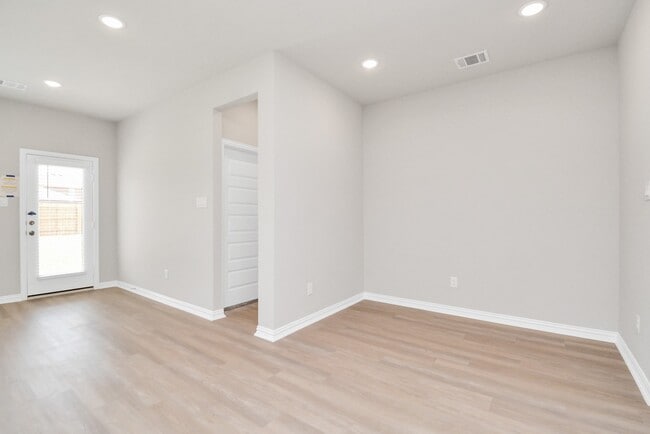 Building Photo - 27031 Beacon Glen Dr