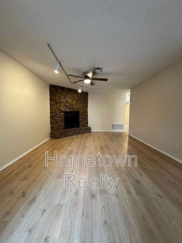 Building Photo - 922 NW 116th Court