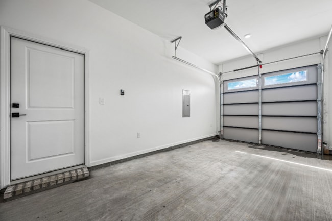 Building Photo - 100 Indigo Ln