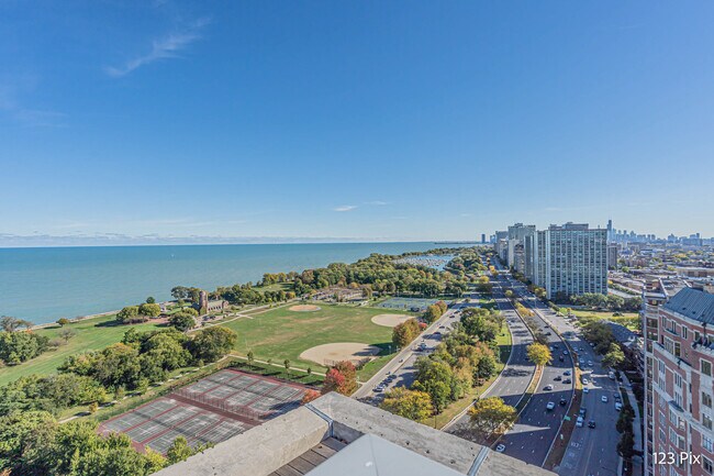 Building Photo - 3900 N Lake Shore Dr