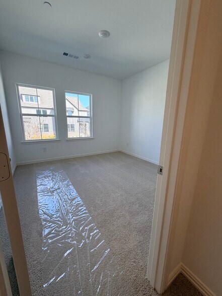 Building Photo - 4809 Lunker St