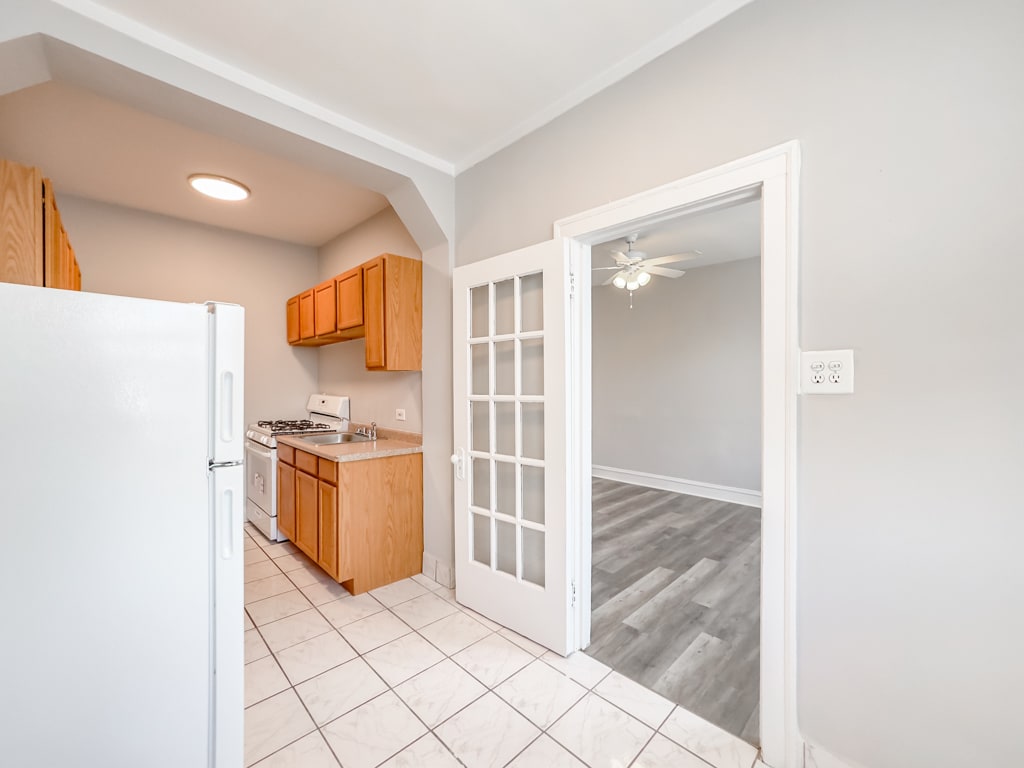 Building Photo - 4854 N Damen Ave